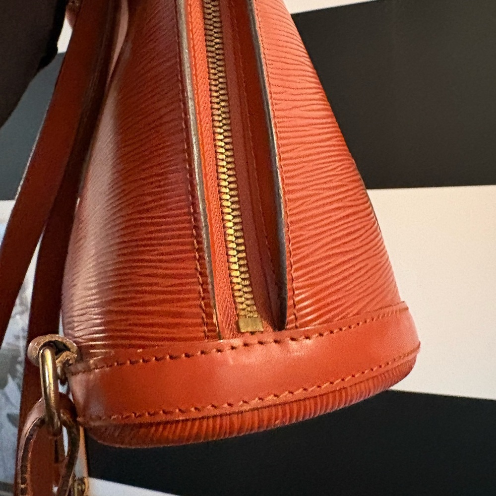 Louis Vuitton Epi Gobelins Backpack - Picture 4 of 11